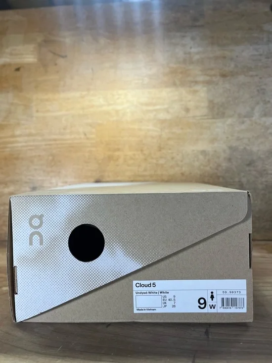 On Cloud 5 REFLECTIVE LIGHTWEIGHT Womens Size 9 Running Shoes Sneakers White - Picture 14 of 15